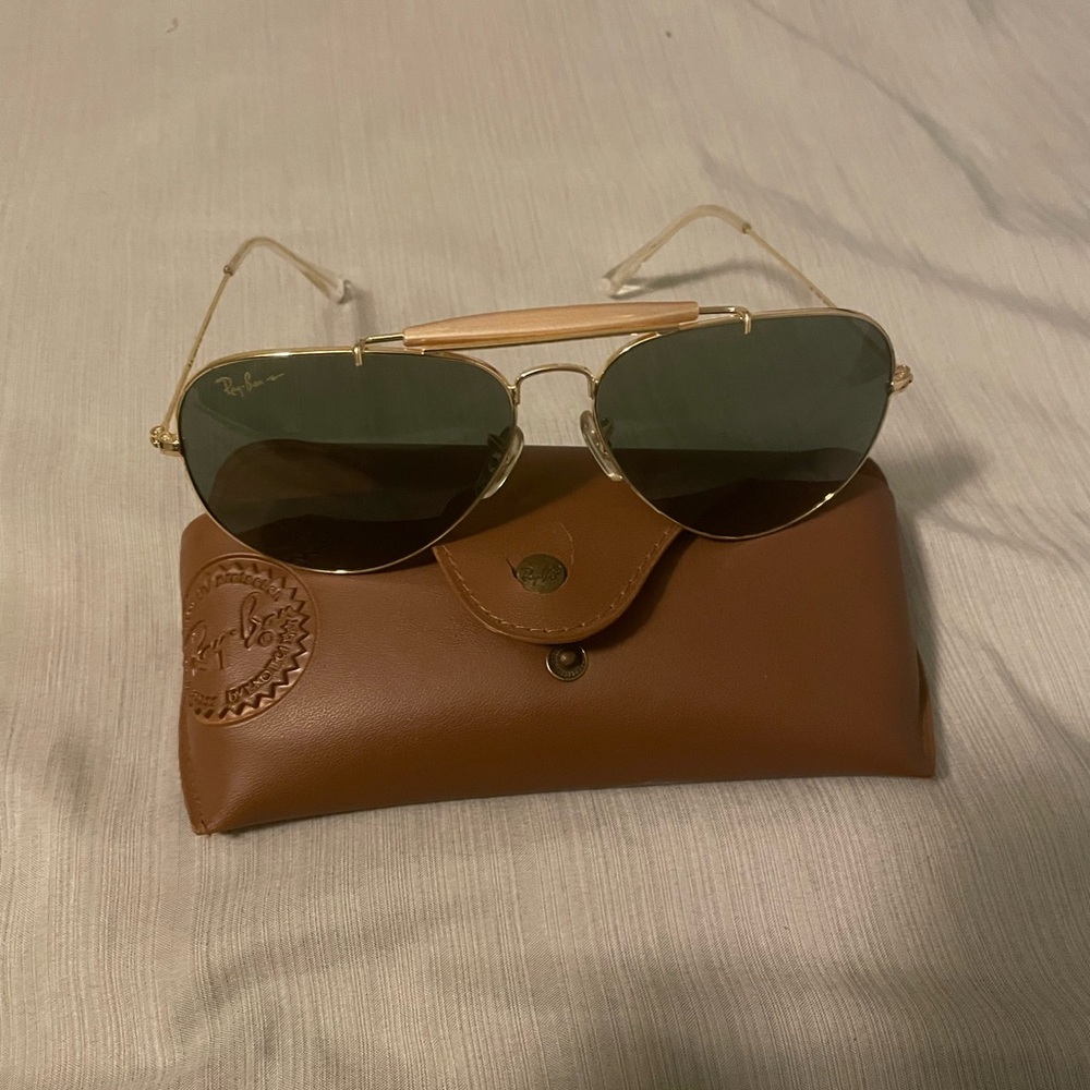 Ray-Ban Aviator Sunglasses with Case